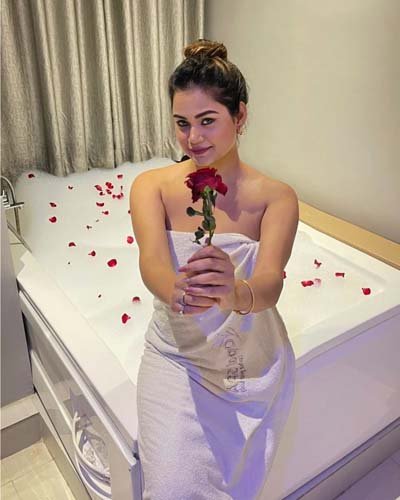 Premium Call Girls in Vile Parle for Private Meetings