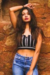 Vashi Escorts | Choose Premium Call girl for your partner in Vashi Ms Priya