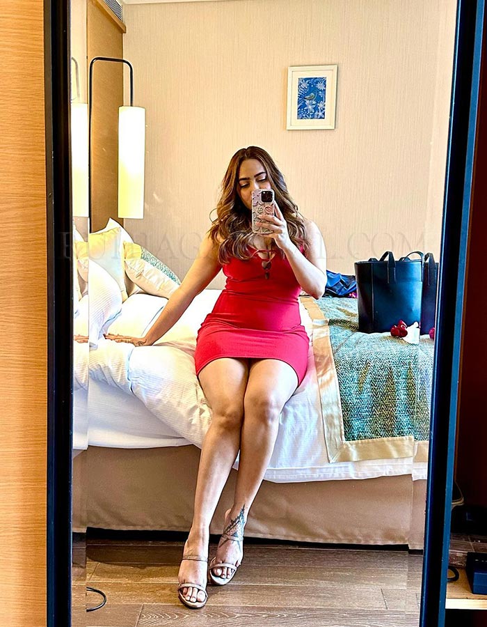 Marine Drive Escorts Service, Hire Independent Call Girls Service Marine Drives