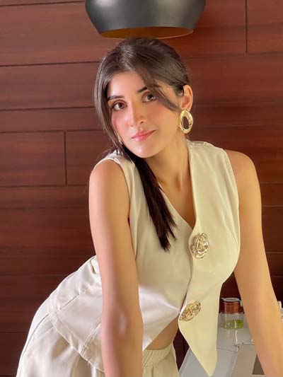 Malad Call girls , High Profile Independent Models Available Mahiroy Call girls Malad