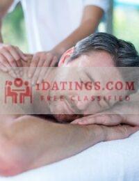 Homem-recebendo-massagem-nas-costas-do-massagista-_-Foto-Premium-Copy